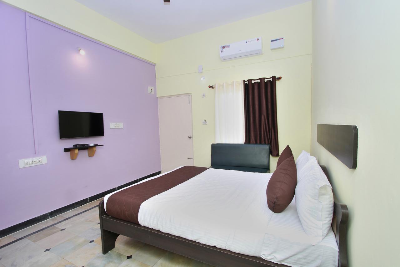 Oyo 9060 Sri Sai Guest Inn Bangalore Eksteriør billede